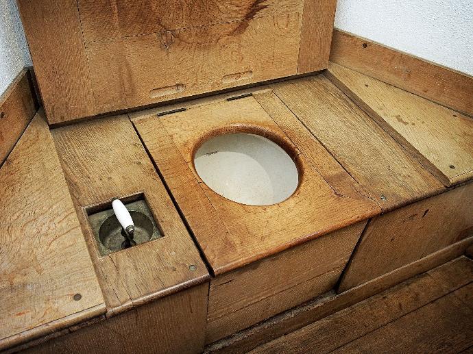 toilette sèche de coin